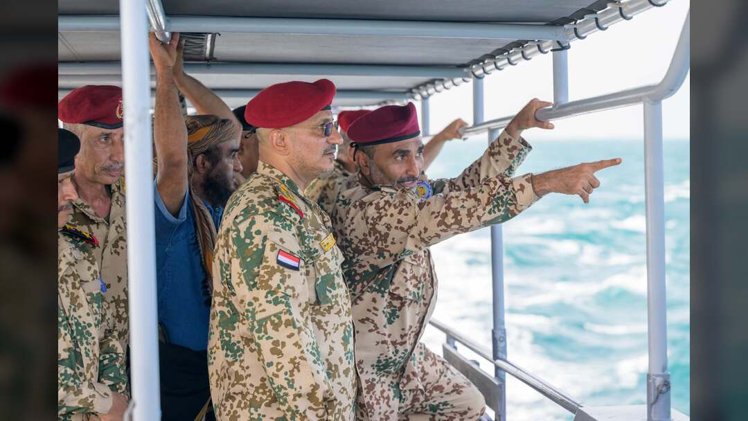 طارق صالح يشهد إطلاق تشكيل جديد للقوات البحرية في باب المندب وزقر