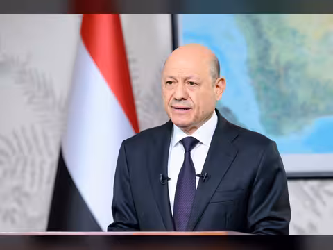الرئيس العليمي يطلق في خطاب للشعب رؤية وطنية جامعة لتعزيز الشراكة واستكمال معركة استعادة مؤسسات الدولة