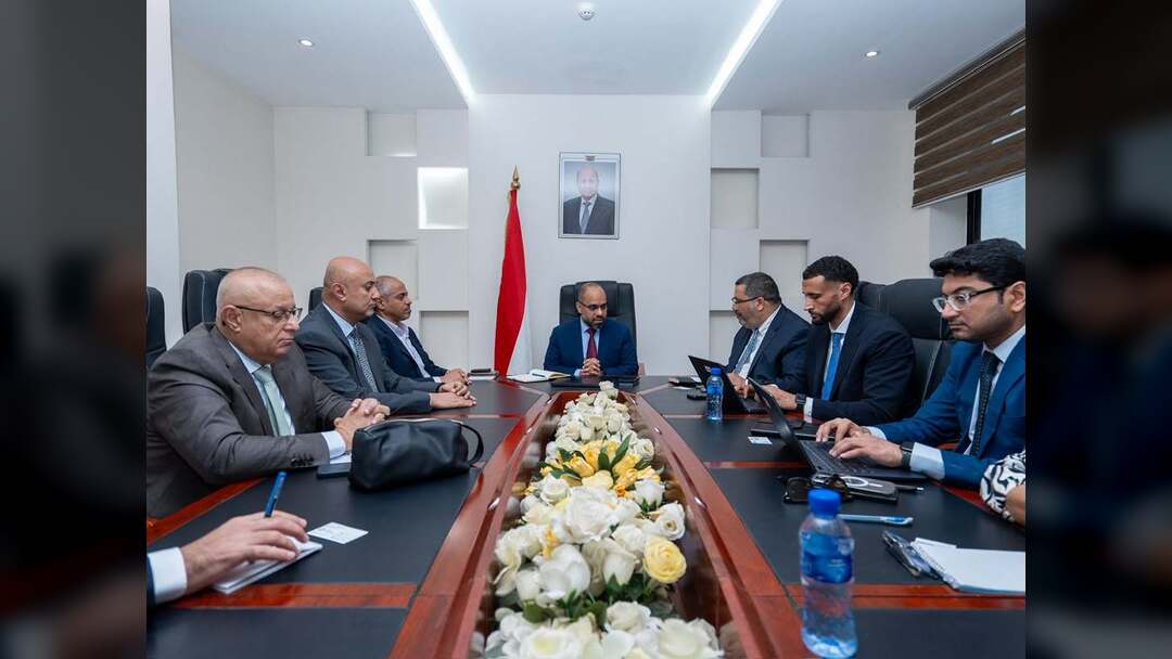 وزير الاتصالات يبحث مع وفد البنك الدولي ودعم تطوير البنية التحتية للقطاعو