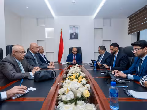 وزير الاتصالات يبحث مع وفد البنك الدولي ودعم تطوير البنية التحتية للقطاعو
