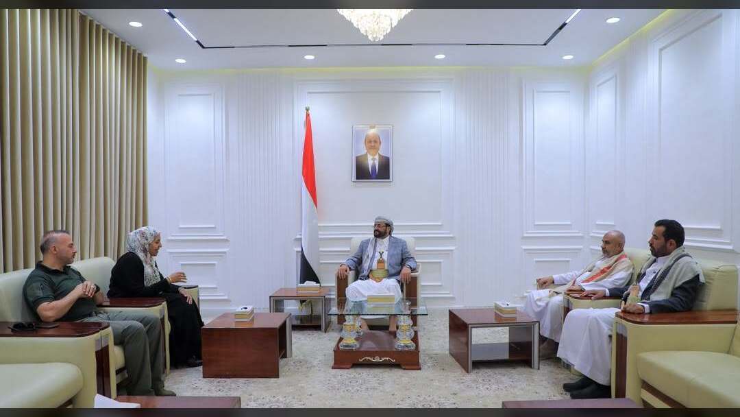 العرادة يلتقي فريق مكتب المبعوث الأممي، ويؤكد دعم الجهود الأممية لإنجاح تنفيذ اتفاق إطلاق سراح المحتجزين