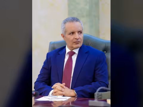 الوزير اليافعي: ينفي صحة تقييد حرية الوفد الجنوبي في الرياض ويؤكد انه يتمتع بكامل الحرية