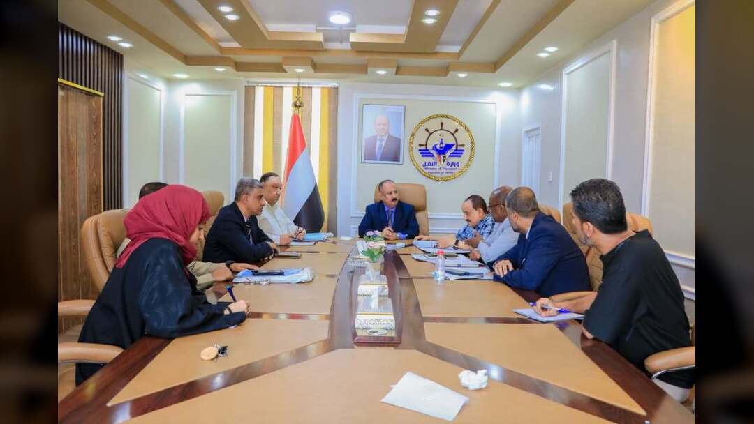 لجنة برئاسة وزير النقل تناقش استكمال الاجراءات الرسمية لاعتماد مشروع ميناء قنا بشبوة