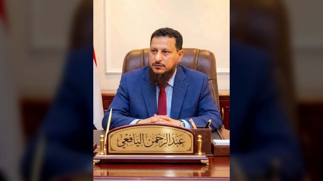وزير الدولة محافظ العاصمة عدن يصدر عددًا من قرارات التكليف لمديري عدد من المديريات والمكاتب التنفيذية