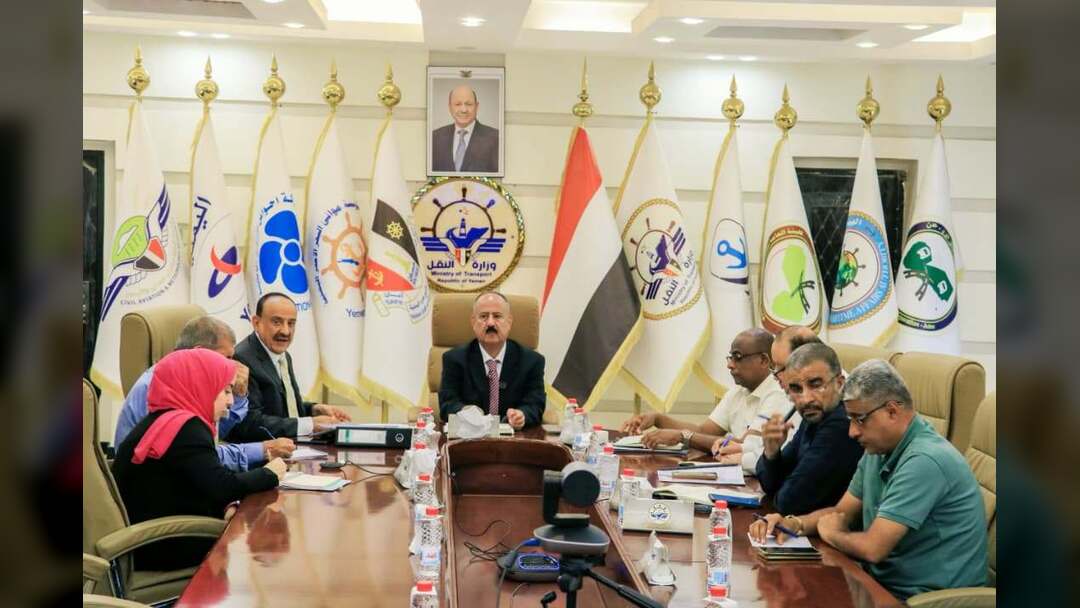 وزارة النقل والسلطة المحلية بشبوة تناقشان استكمال إجراءات اعتماد مشروع ميناء قنا