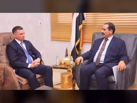 وزير الداخلية يبحث مع الملحق الأمني الأمريكي تعزيز التعاون في مجال مكافحة الإرهاب