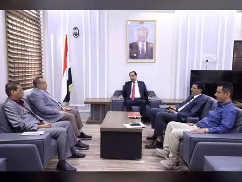 وزير الشباب والرياضة يناقش مع مؤسسة الناصر للتنمية سبل تعزيز الشراكة