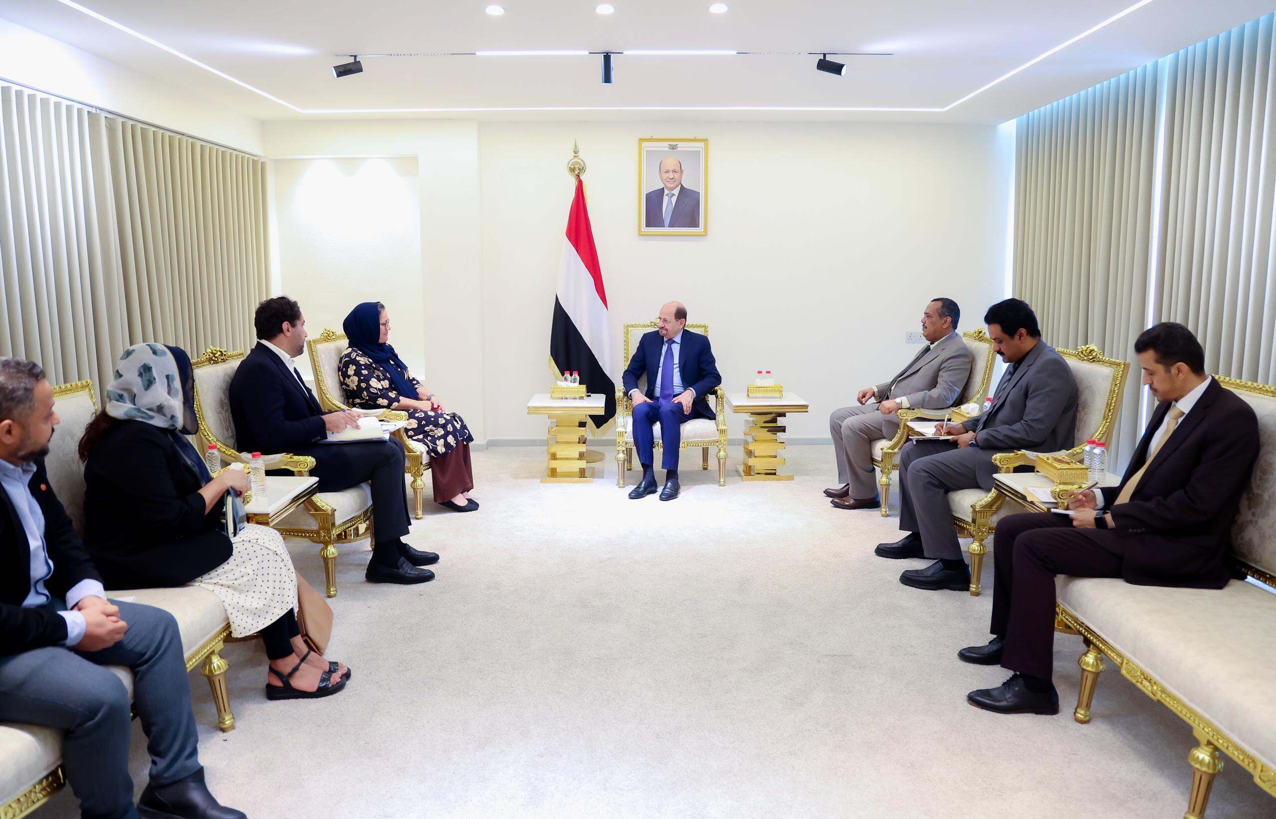 رئيس الوزراء وزير الخارجية يستقبل المديرة التنفيذية لمنظمة رعاية الأطفال الدولية