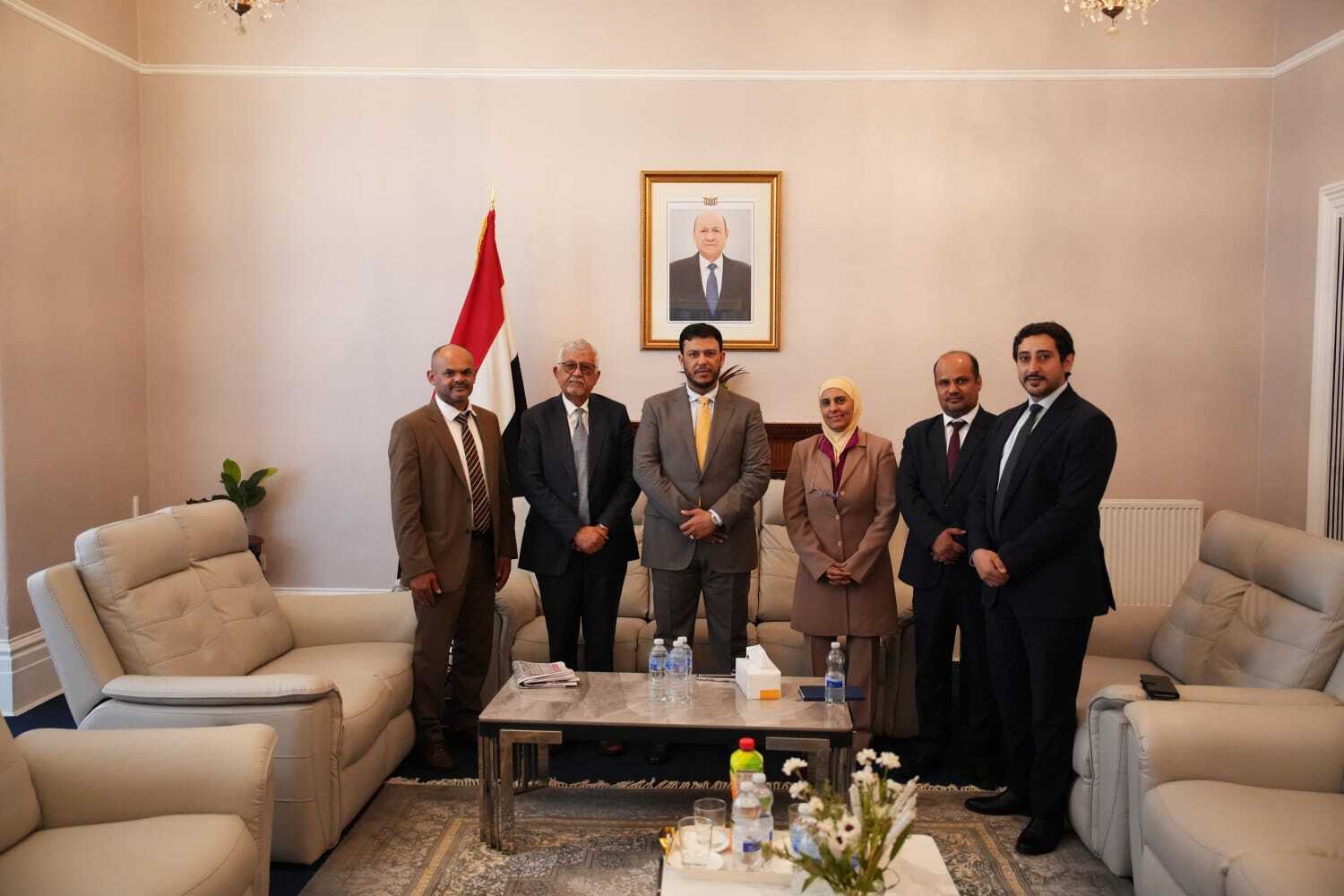 الدكتور العليمي يختتم زيارة ناجحة ومثمرة إلى المملكة المتحدة بعد سلسلة من اللقاءات رفيعة المستوى