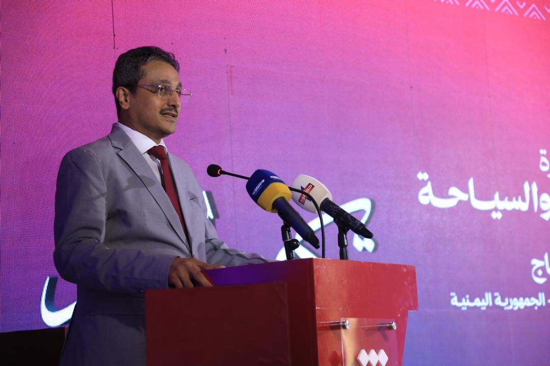 وزير الثقافة والسياحة يتفقد المكتبة العامة لفرع الهيئة العامة للكتاب بمأرب