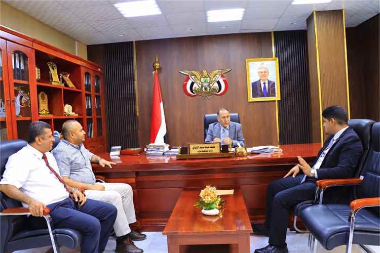 وزير الصناعة يبحث مع رئيس وحدة الشراكة تعزيز التكامل المؤسسي وتسريع المشاريع الاستثمارية