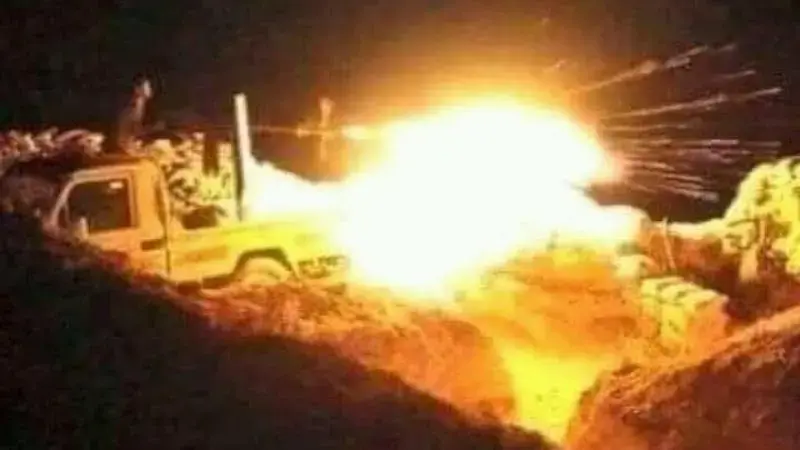 قصف مدفعي وصاروخي مكثف يستهدف مواقع ميليشيا الحوثي شمال وغرب الضالع