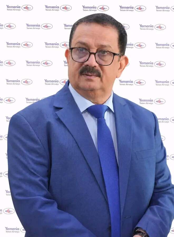 رئيس الخطوط الجوية اليمنية يهنئ وزير النقل بزفاف نجله الأكبر