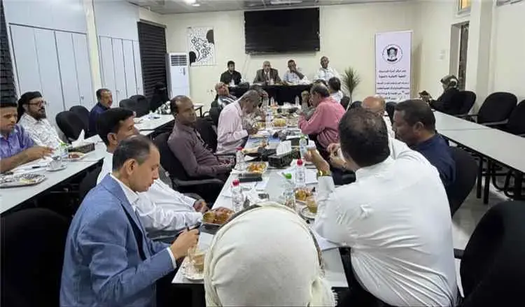 اجتماع يناقش خطط الطوارئ لتعزيز جاهزية قطاعي المياه والبيئة