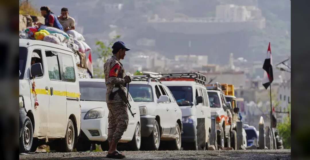958 انتهاكاً حوثياً في الساحل الغربي خلال 9 أيام وموجة نزوح واسعة