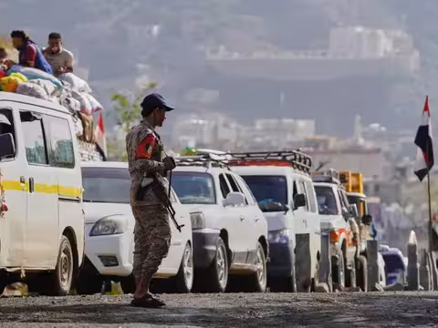 958 انتهاكاً حوثياً في الساحل الغربي خلال 9 أيام وموجة نزوح واسعة