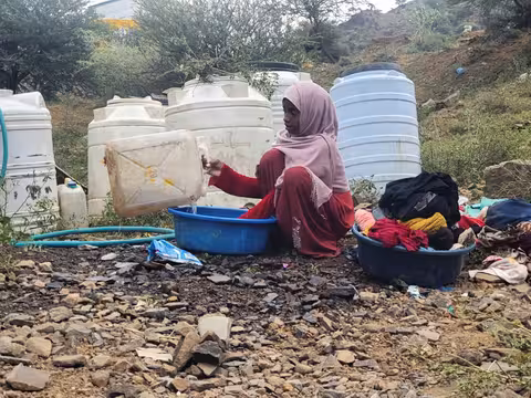 تصعيد الحوثيين يدفع 100 ألف يمني للنزوح خلال أسبوع