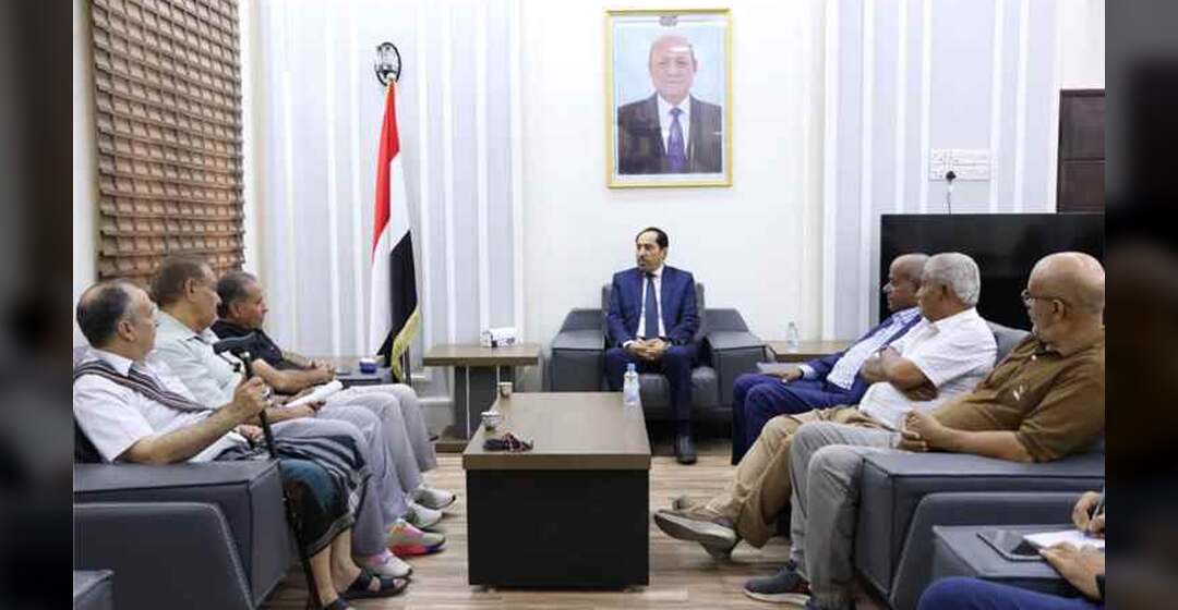 وزير الشباب والرياضة يؤكد للجنة الأولمبية على أهمية "اليمن" كمظلة جامعة وصون استقلالية العمل الرياضي