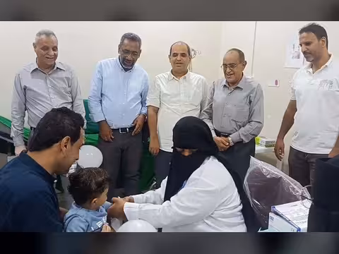 صحة عدن تدشن حملة الفحص الصحي المجاني للأطفال بخورمكسر