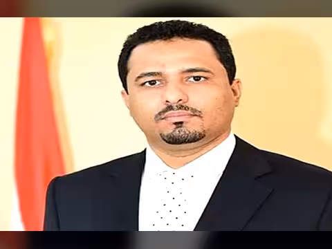 محافظ لحج يتراس اجتماعاً موسعاً لمناقشة دور لجنة الإغاثة وشؤون النازحين