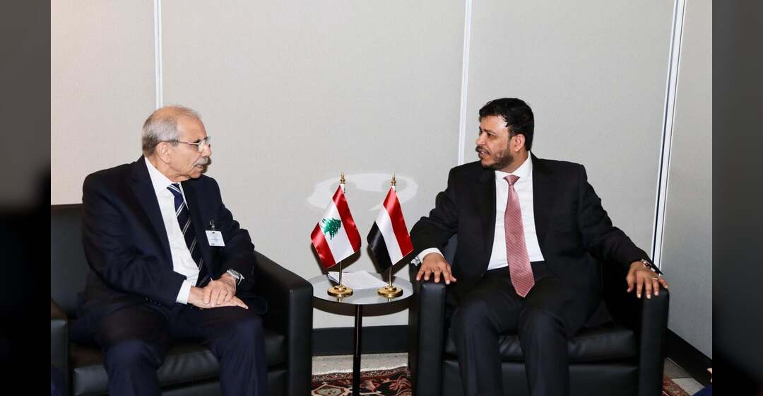 الدكتور العليمي يبحث في نيويورك مع وزير الخارجية البحريني العلاقات الثنائية ومستجدات الأوضاع الإقليمية