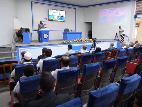 جامعة حضرموت تناقش تاريخ العلاقات اليمنية الصينية وآفاق الشراكة والتنمية