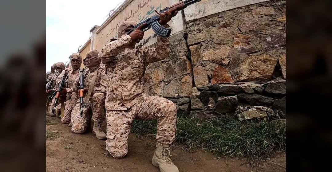 تصعيد واسع في تعز.. 80 قتيلاً و20 غارة جوية وفتح 56 جبهة قتال