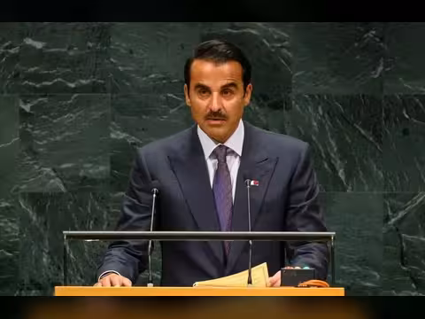 أمير قطر يجدد التأكيد على دعم تسوية سياسية شاملة تحفظ وحدة اليمن واستقراره