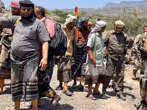 الصبيحي يتفقد العمليات العسكرية في جبهات الصبيحة ويشدد على اليقظة والجاهزية