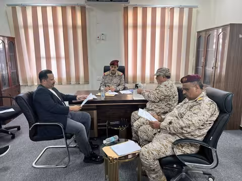 اجتماع عسكري بعدن يناقش ترتيبات تنفيذ توجيهات رئيس مجلس القيادة بشأن التعبئة العامة