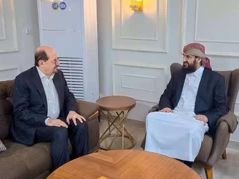 المحرّمي يلتقي رئيس الوزراء ويناقش الأوضاع العامة وأولويات العمل الحكومي