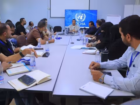 السلطة المحلية بمأرب وشركاء العمل الانساني تناقش الوضع الانساني وتعبئة الموارد للاستجابة السريعة للنزوح