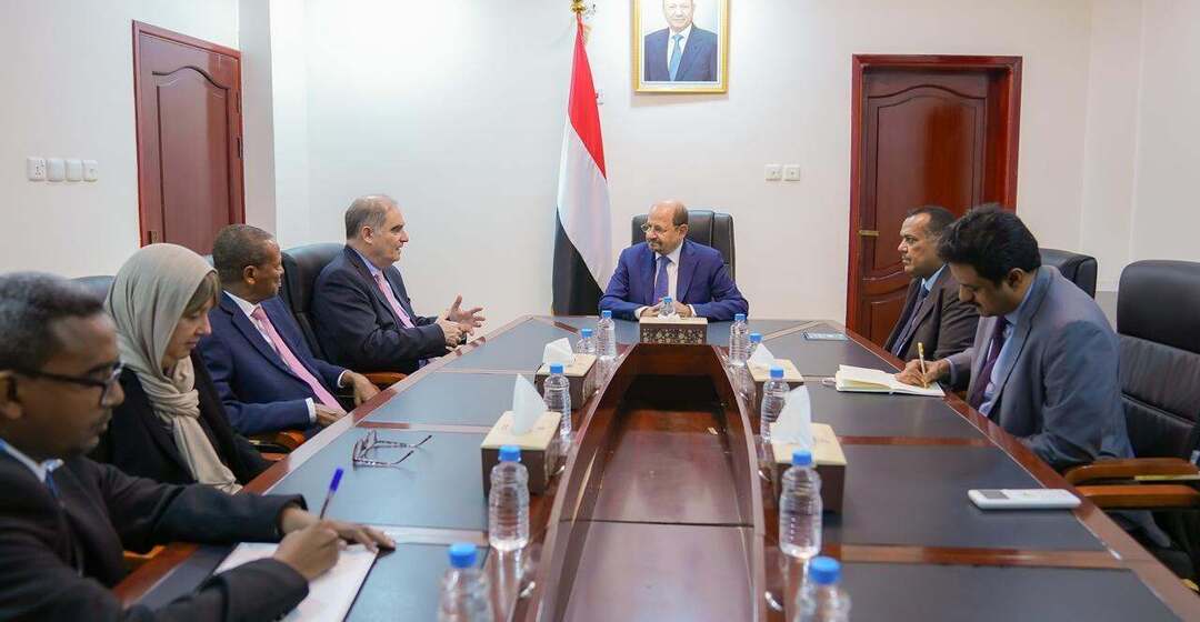 رئيس الوزراء: تفاقم الأزمة الإنسانية يستدعي تحركاً أممياً عاجلاً يتناسب مع حجم التحديات ومخاطر التصعيد الحوثي: