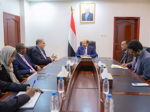 رئيس الوزراء: تفاقم الأزمة الإنسانية يستدعي تحركاً أممياً عاجلاً يتناسب مع حجم التحديات ومخاطر التصعيد الحوثي:
