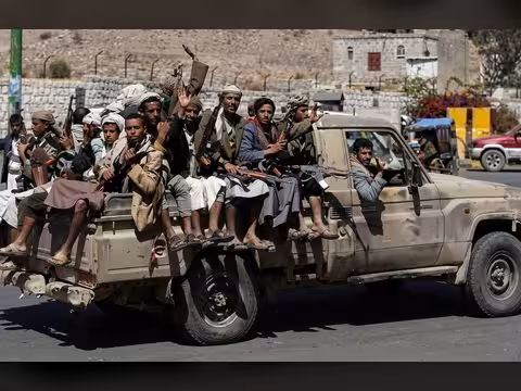كمين محكم يستهدف طقمين حوثيين في النشمة بتعز وسقوط جميع من كانوا على متنهما