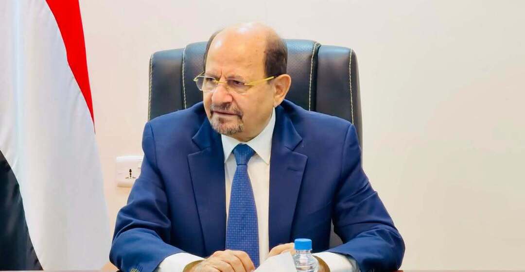 رئيس الوزراء يتابع مع قيادات عسكرية وميدانية تطورات "فجر اليمن"