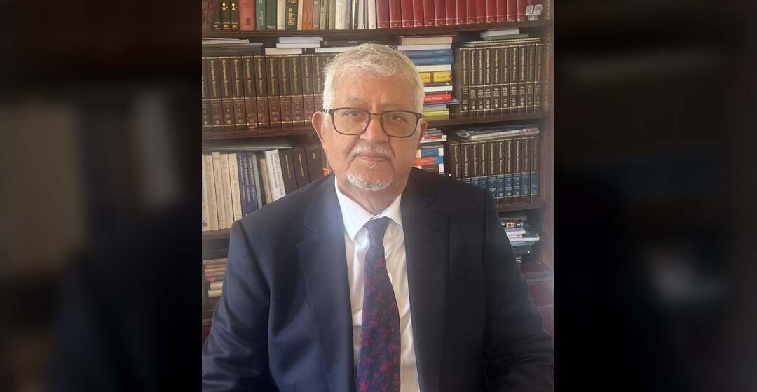 لماذا يبقي الحوثي عدن في مرمى أحقاده؟.. ياسين سعيد نعمان يجيب