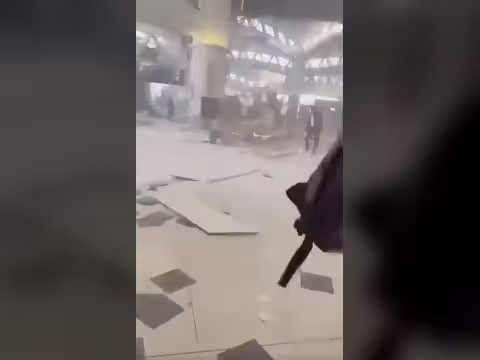   عاجل.. هجوم جديد يستهدف مطار الملك خالد الدولي بالرياض