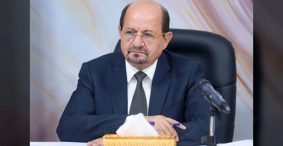 رئيس الوزراء: قصف معاشيق امتداد لسلوك الحوثي الإجرامي ولن يثنينا عن معركة "فجر اليمن"
