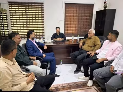 مدير عام إعلام عدن يناقش مع مديري مكاتب الإعلام بالمديريات تطوير الأداء الإعلامي وإطلاق الموقع الرسمي للعاصمة 
