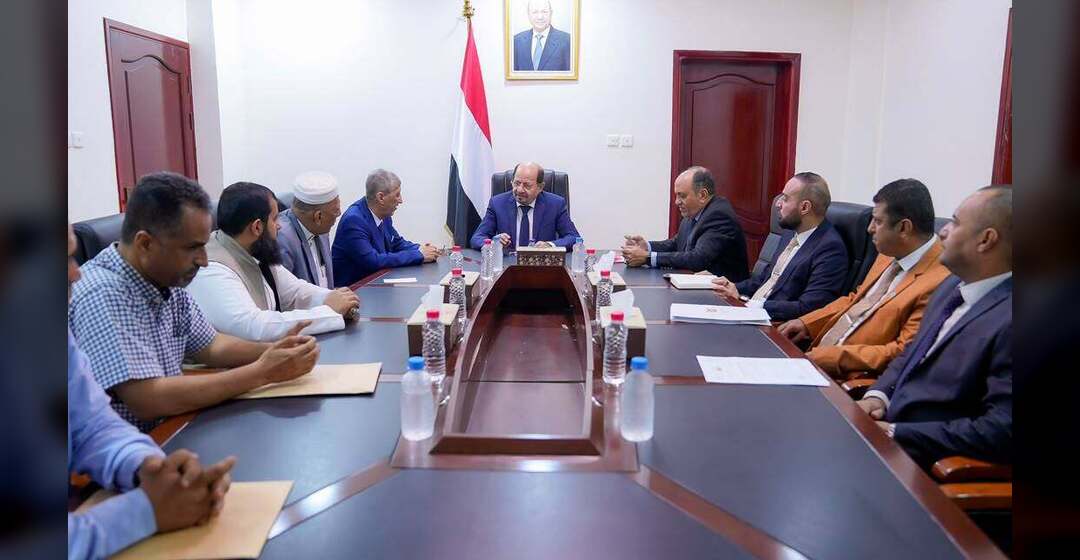 رئيس الوزراء يشدد على توحيد الجهود لحماية الجبهة الاقتصادية وتأمين احتياجات المواطنين