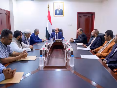 رئيس الوزراء يشدد على توحيد الجهود لحماية الجبهة الاقتصادية وتأمين احتياجات المواطنين
