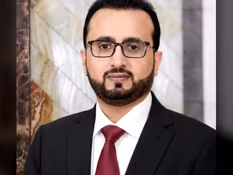 وزير الخدمة المدنية: ثورة 14 أكتوبر ملحمة وطنية خالدة وشراكتنا مع السعودية شراكة دم ومصير واحد