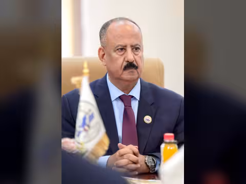 وزير النقل : لدينا خطة طوارئ وبدائل سفر برية وبحرية وجوية