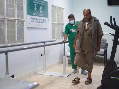مركز الأطراف الصناعية بسيئون يقدم 2177 خدمة مجانية لـ663 مستفيداً خلال شهر