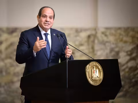 السيسي: الجهد العسكري المصري هو للدفاع عن أراضي السعودية ولا يشمل هجوما على اليمن