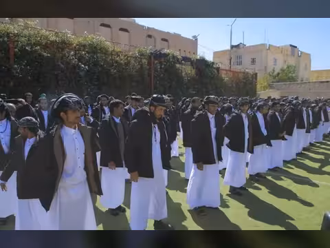 الصليب الأحمر يعلن إطلاق سراح 159 محتجزًا في اليمن بمبادرة أحادية من الحوثيين