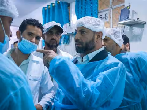 محافظ الضالع يفتتح قسم العناية المركزة بمستشفى النصر العام 