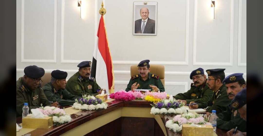 وزير الداخلية يوجه برفع الجاهزية وإحباط المخططات التخريبية الحوثية