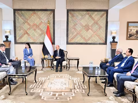 الرئيس العليمي "فجر اليمن" ماضية في تحقيق أهدافها كمسار شامل لاستعادة مؤسسات الدولة وانهاء المعاناة